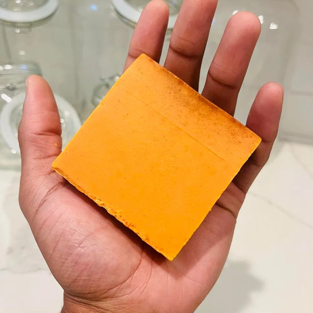 Savon artisanal au curcuma 100 g, savon au citron et à l'acide kojique, savon pour la douche et le visage