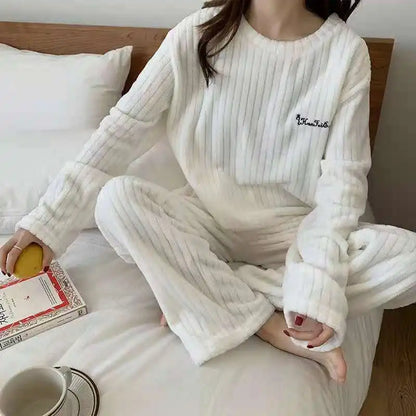 Ensemble pyjama en velours polaire pour femme – Pull et pantalon