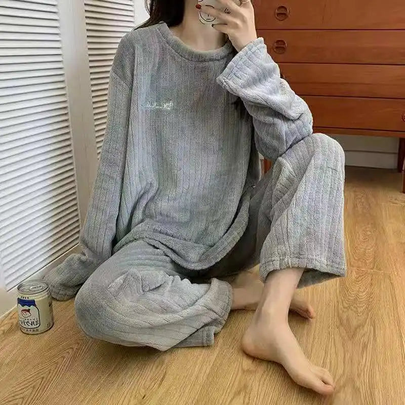 Ensemble pyjama en velours polaire pour femme – Pull et pantalon